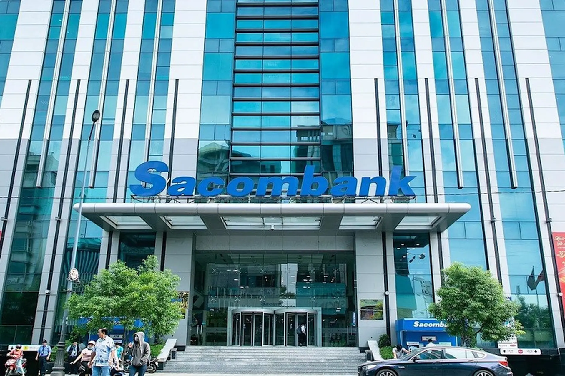 Giờ làm việc Sacombank gồm những ngày nào, có gồm thứ 7 không?