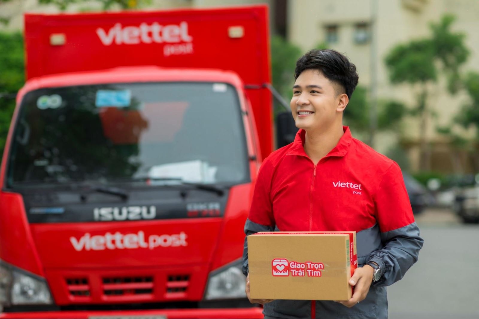 Viettel Post có giao hàng chủ nhật không và giao đến mấy giờ?